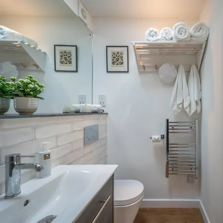 The Garden - 1 Bedroom Annex In * ペンリス