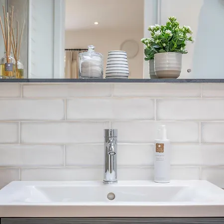 The Garden - 1 Bedroom Annex In * ペンリス